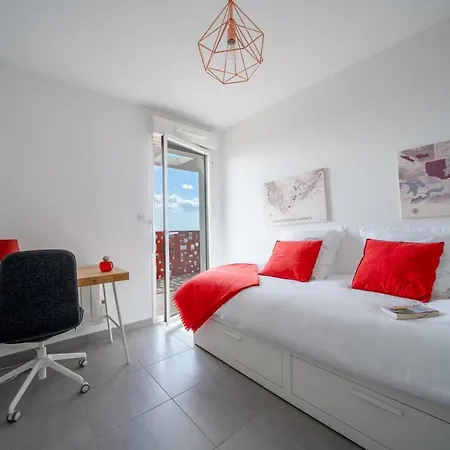 Appartement Large And Bright Nest With A Clear View Of The Sea *