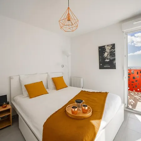 Apartment Large And Bright Nest With A Clear View Of The Sea Montpellier